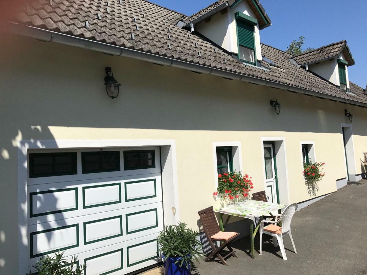Gaestehaus Lindenhof Jennersdorf ภายนอก รูปภาพ